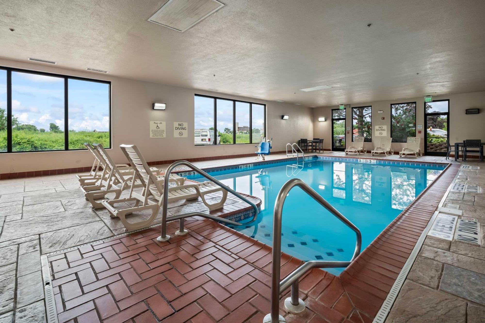 Hampton Inn Ridgefield Park Exteriör bild