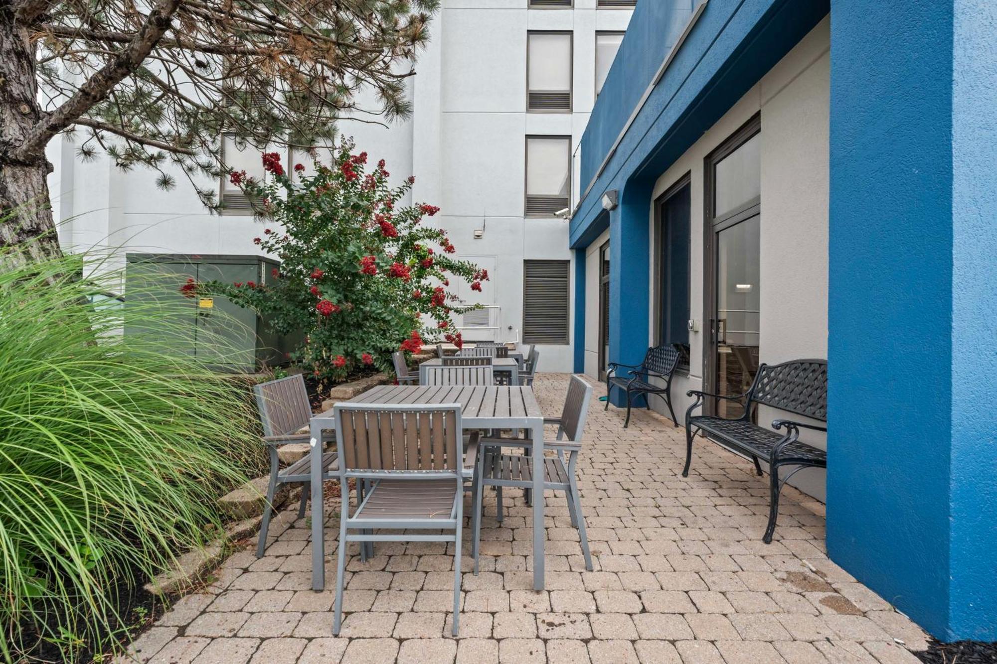 Hampton Inn Ridgefield Park Exteriör bild